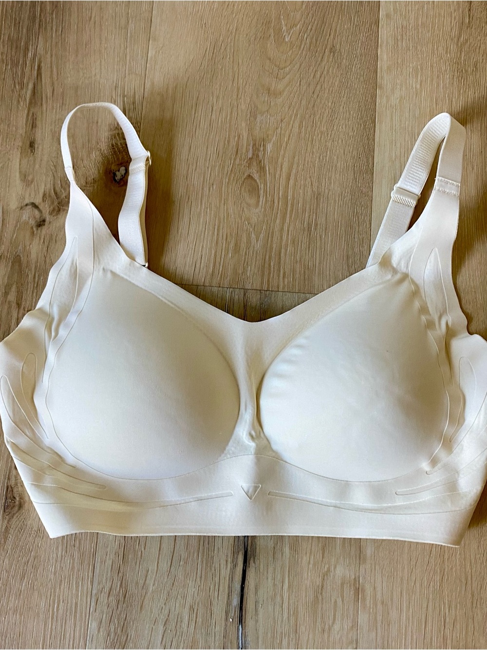 NEW Amazon Plus Size Wireless Seamless Bra with Adjustable Straps & 4 Hook Back